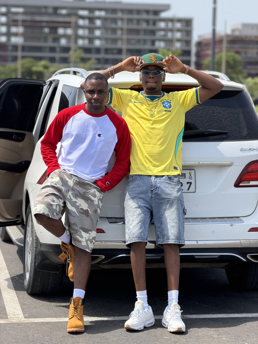 𝔸b𝕒𝕫𝕫 tweet media