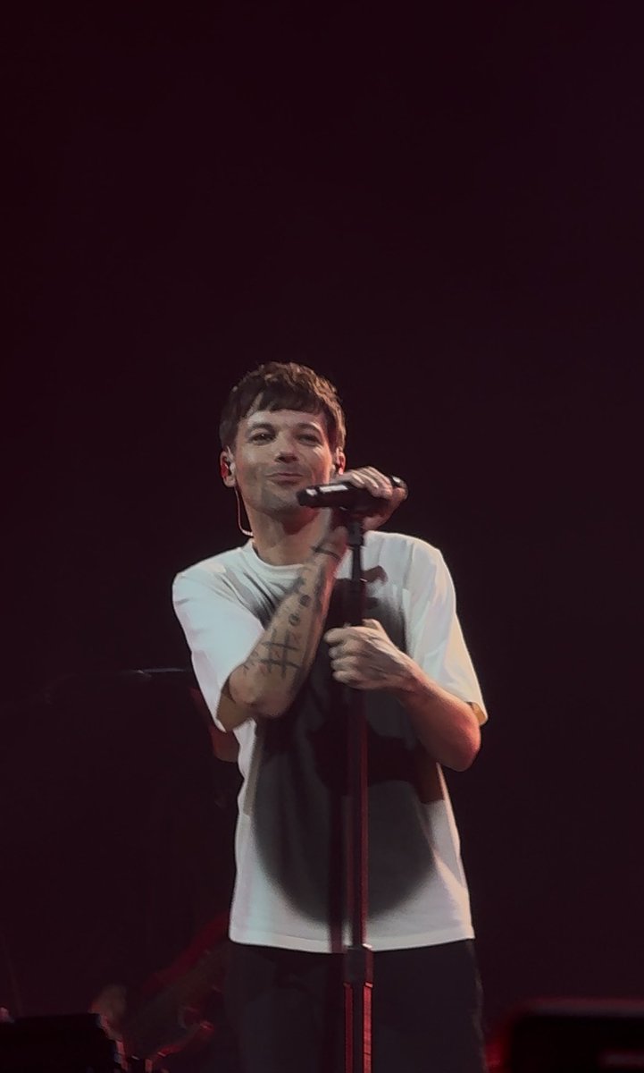 nan mais le big smile comme ça avant de partir comment il aime trop la france !!!!!