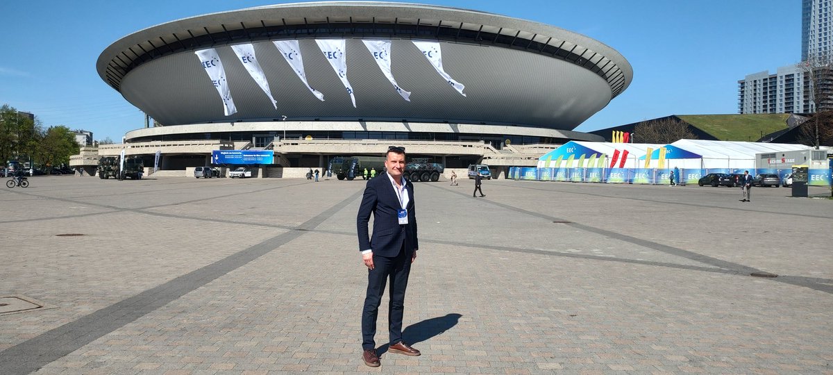 FREO_OZE's tweet photo. W Katowicach trwa Europejski Kongres Gospodarczy. Energetyka i bezpieczeństwo zdominowały agendę. #EEC2026 to miejsce, gdzie spotykają się ide i decyzje, największe spotkanie świata polityki, biznesu oraz nauki w Europie Środkowej🇵🇱🇪🇺 #FREO reprezentuje dr @PawelMachalski #Energy https://t.co/YBOonYJPcQ