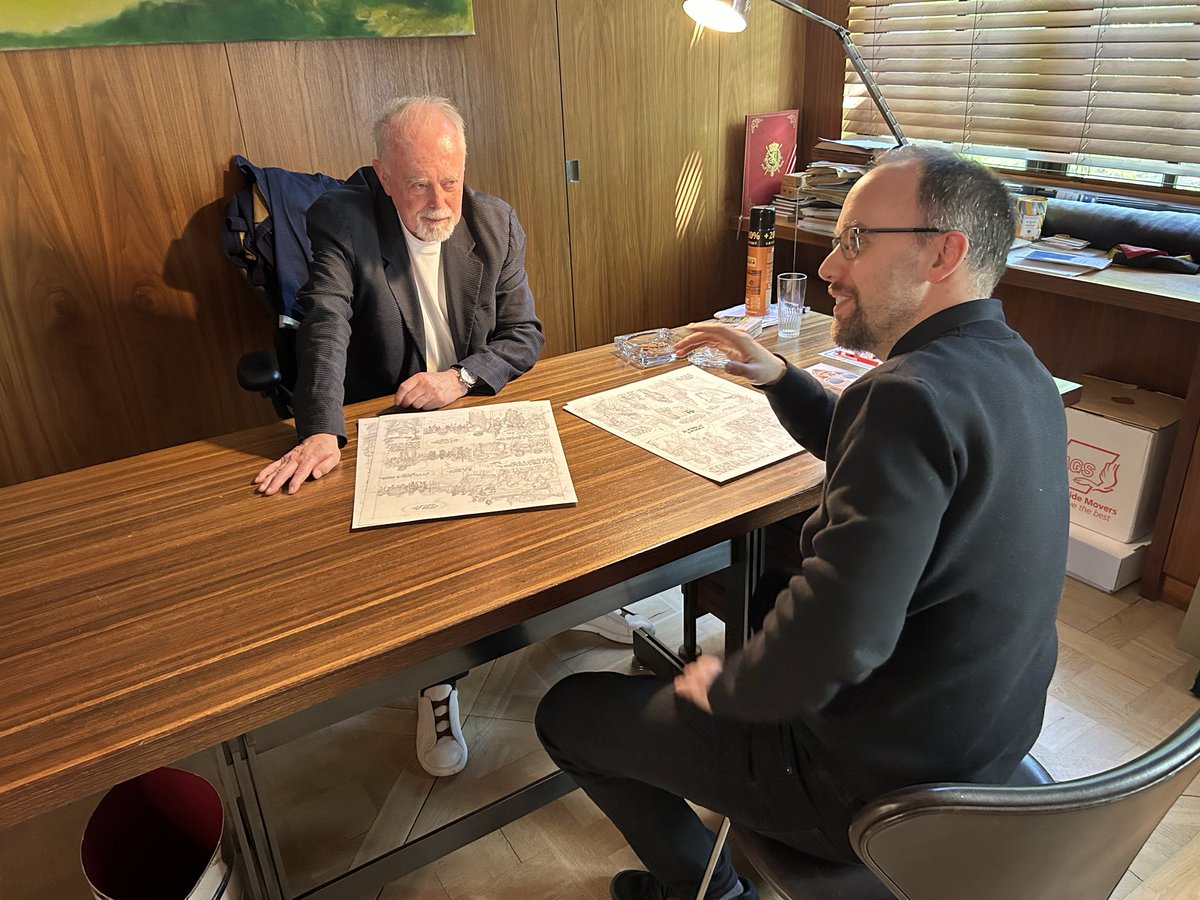 YvesSchlirf's tweet image. Jean Dufaux déjà au travail sur le chapitre quinzième de Murena !!!
Lors de la réunion avec les libraires Belge …
@EditionsDargaud @MrJeremyP 
#jeandufaux #bd #libraire