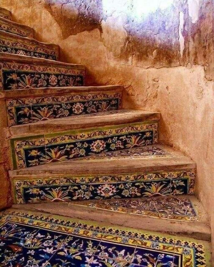 Tiled Stairs In Ali-Qapu Palace In Isfahan - Iran Built By The Safvaid King Shah Abbas I At The End Of The 16th Century (1597).
