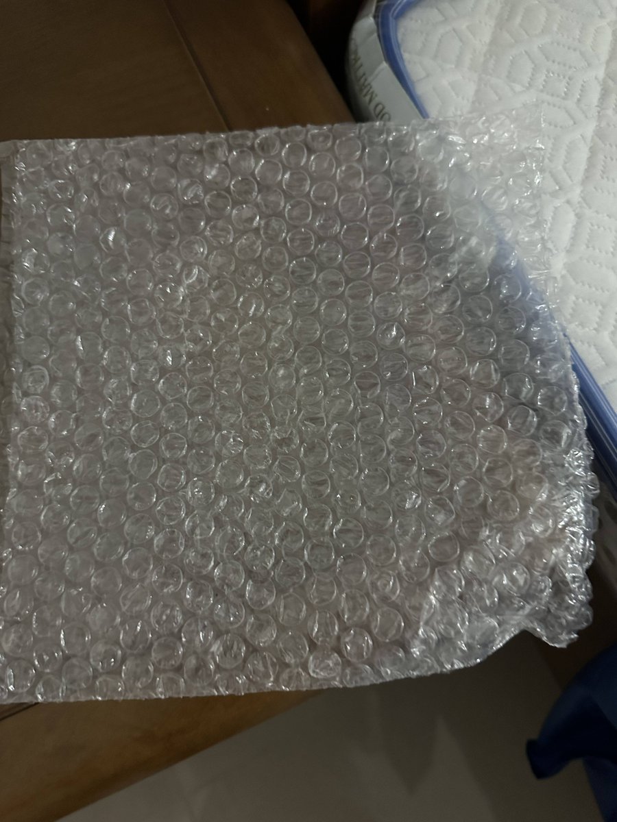 narendr06443973's tweet image. Unboxed my package!  Fresh skincare set + cute hair clips—love the little surprises inside. Can’t wait to try the serum! #Unboxing #NewFinds