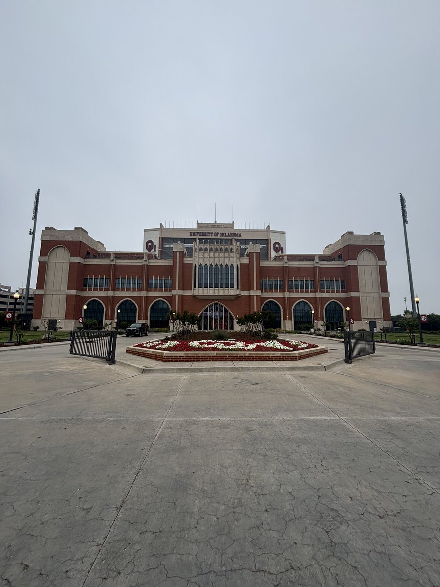 bangaragne's tweet image. God bless Norman #boomersooner #nattybound