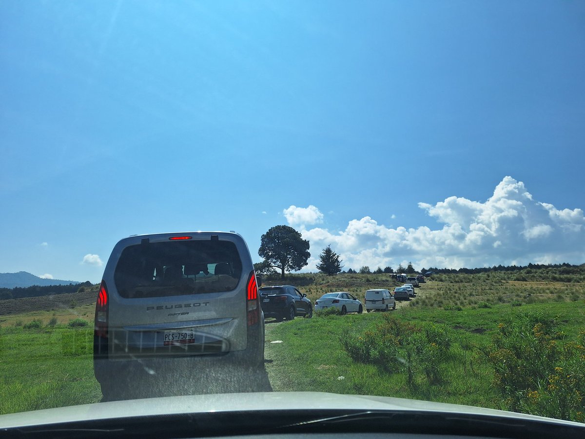 Metaleakbal's tweet photo. Atorados en la #mexicocuernavaca #bloqueo #carretera #autopista #cuernavaca https://t.co/30h5OpwSro