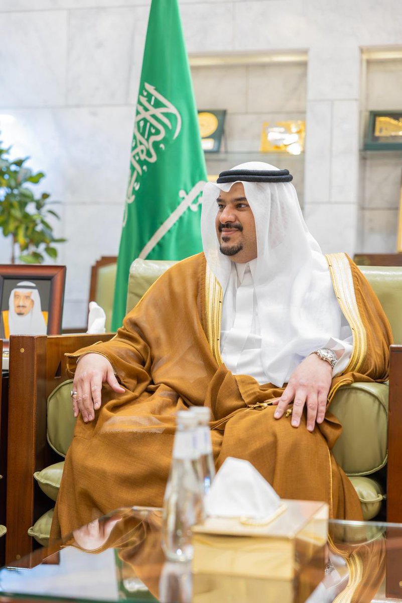 mohammedal_saud's tweet photo. استقبل صاحب السمو الملكي الأمير
محمد بن عبدالرحمن بن عبدالعزيز
نائب أمير منطقة #الرياض في مكتبه
بقصر الحكم اليوم معالي المستشار
بالديوان الملكي الأستاذ
عساف بن سالم أبوثنين https://t.co/xxobaps8ii