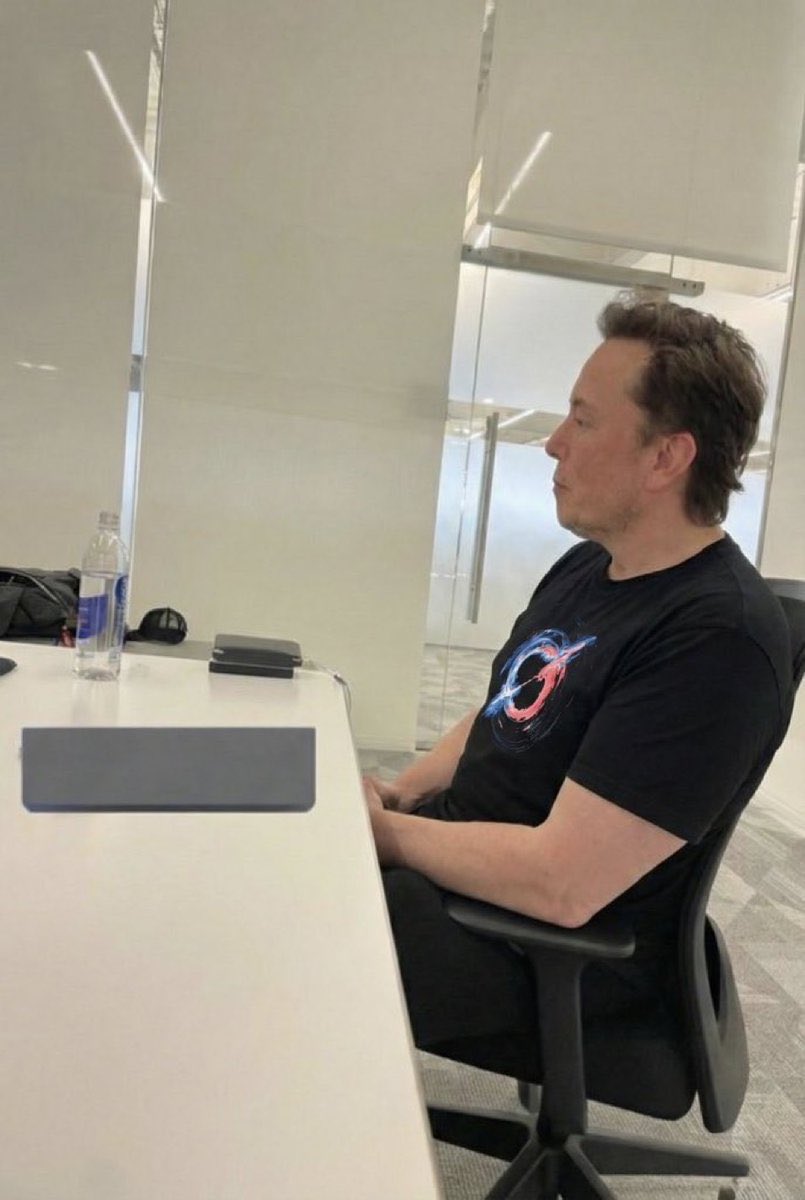 Space Man Daily tweet media