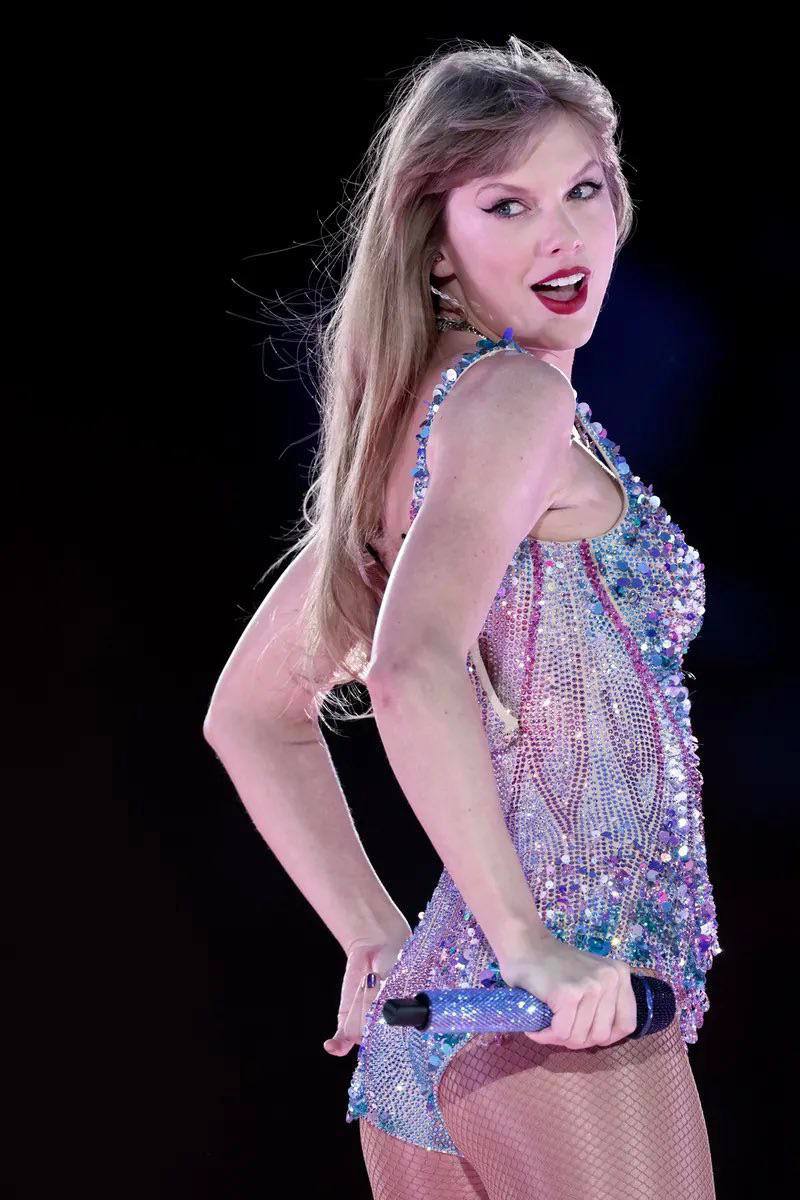 𝓻𝓮𝓭. tweet media