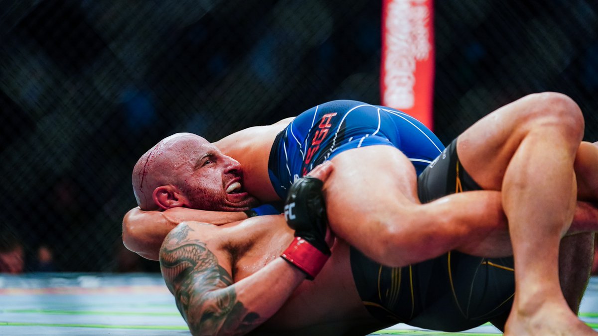 Life is crazy. The only reason Volk escaped this gilly is Tracy Cortez 🤯