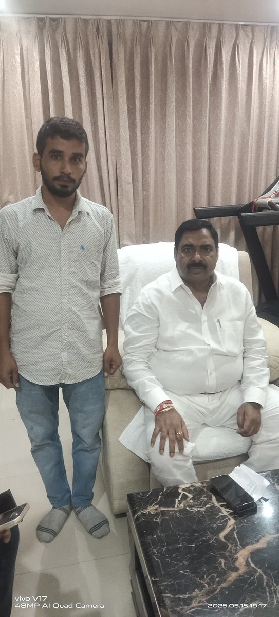 PRAWEENYADAV9's tweet photo. राज्य के लोकप्रिय माननीय श्रम नियोजन प्रशिक्षण कौशल विकास व उद्योग विभाग   आदरणीय श्री @SPYadavGodda सरजी को जन्मदिन की बहुत - बहुत बधाई एवं हार्दिक शुभकामनाये ईश्वर से प्रार्थना है उज्ज्वल भविष्य, दिर्घायू , उत्तम स्वास्थ्य एवं लम्बी   आयु की कामना  कर्ता  हू 🌞🎂💐🕉️🙏❤️🌹 https://t.co/e73dc0MFtN