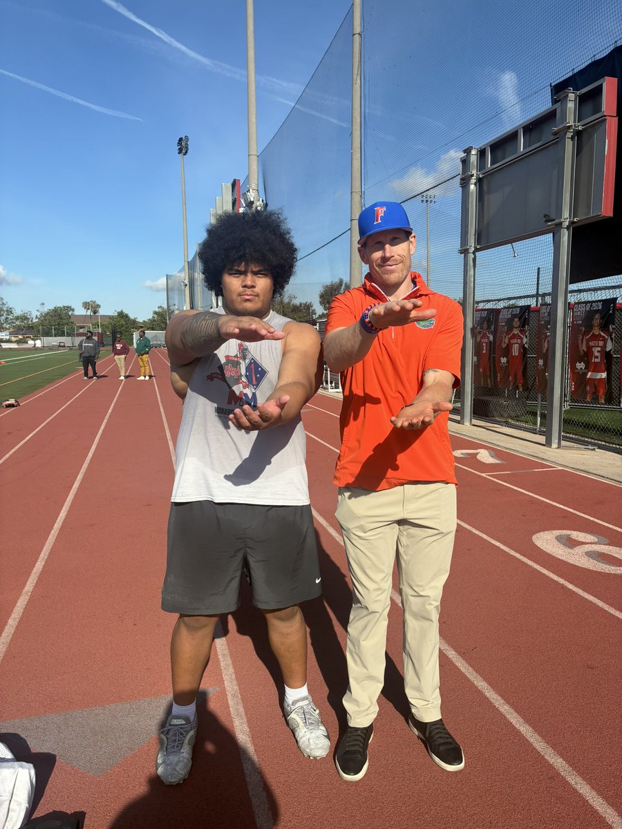 big_lex99's tweet photo. Thank You Coach @coachtrautfb For Coming Out Early This Morning To Spend Some Time With Me At My Spring Practice…I Really Appreciate It…Safe Travels Back To Florida 🐊#GoGators 

@MDFootball @popahs_world @LittleBabyG916 @pme_areyouone @TheRealCoach_6 https://t.co/8JWfx3y5ZU