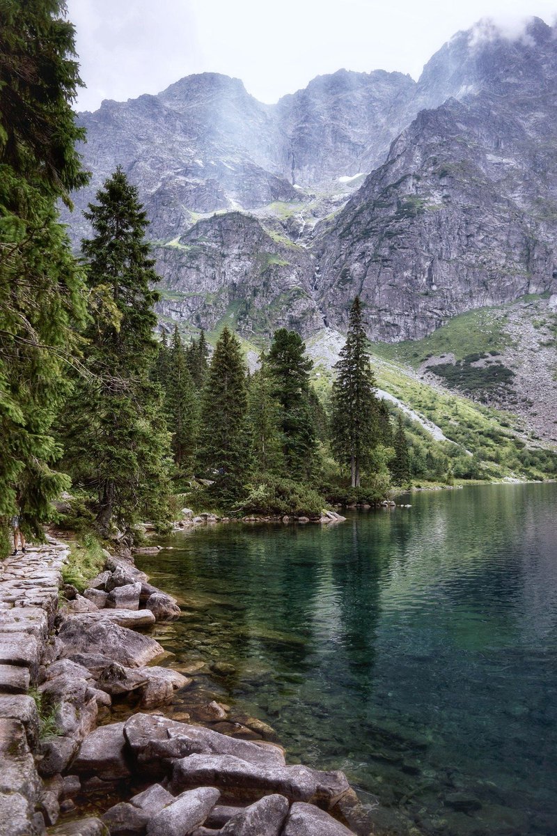 kalmantibs's tweet image. “The Earth is what we all have in common.” 

— Wendell Berry, 1977

Every day is #EarthDay. It’s all we have. 🌍

Morskie Oko, Tatra Mountains, Poland 🇵🇱

📷 Leszek Niski