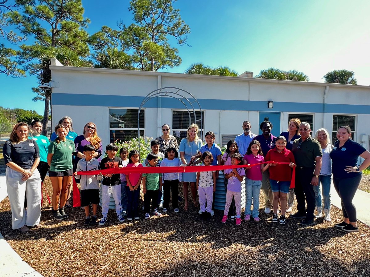 MartinCountyBo1's tweet photo. 3 nutrition gardens at after-school programs are making a BIG impact!
These aren’t just gardens… they’re living classrooms!
Kids are digging in, planting, harvesting, and even tasting fresh foods while learning: https://t.co/0hkr41X2GG