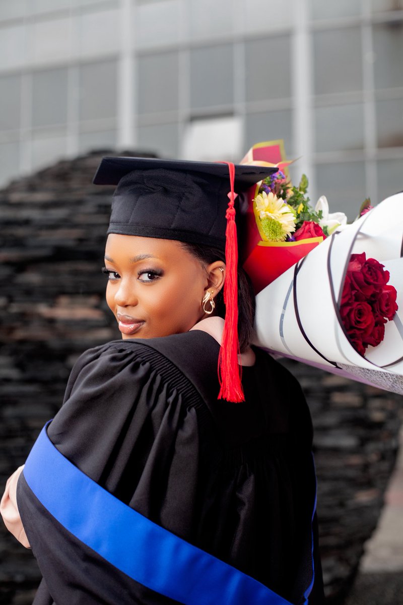 NaleliMo's tweet photo. Newest STEM graduate in town 🎓 https://t.co/CbwcmbEeRo