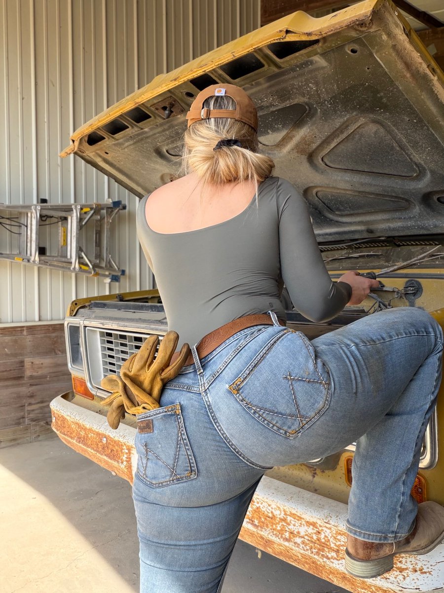 Sexy Emma ❤️ tweet media