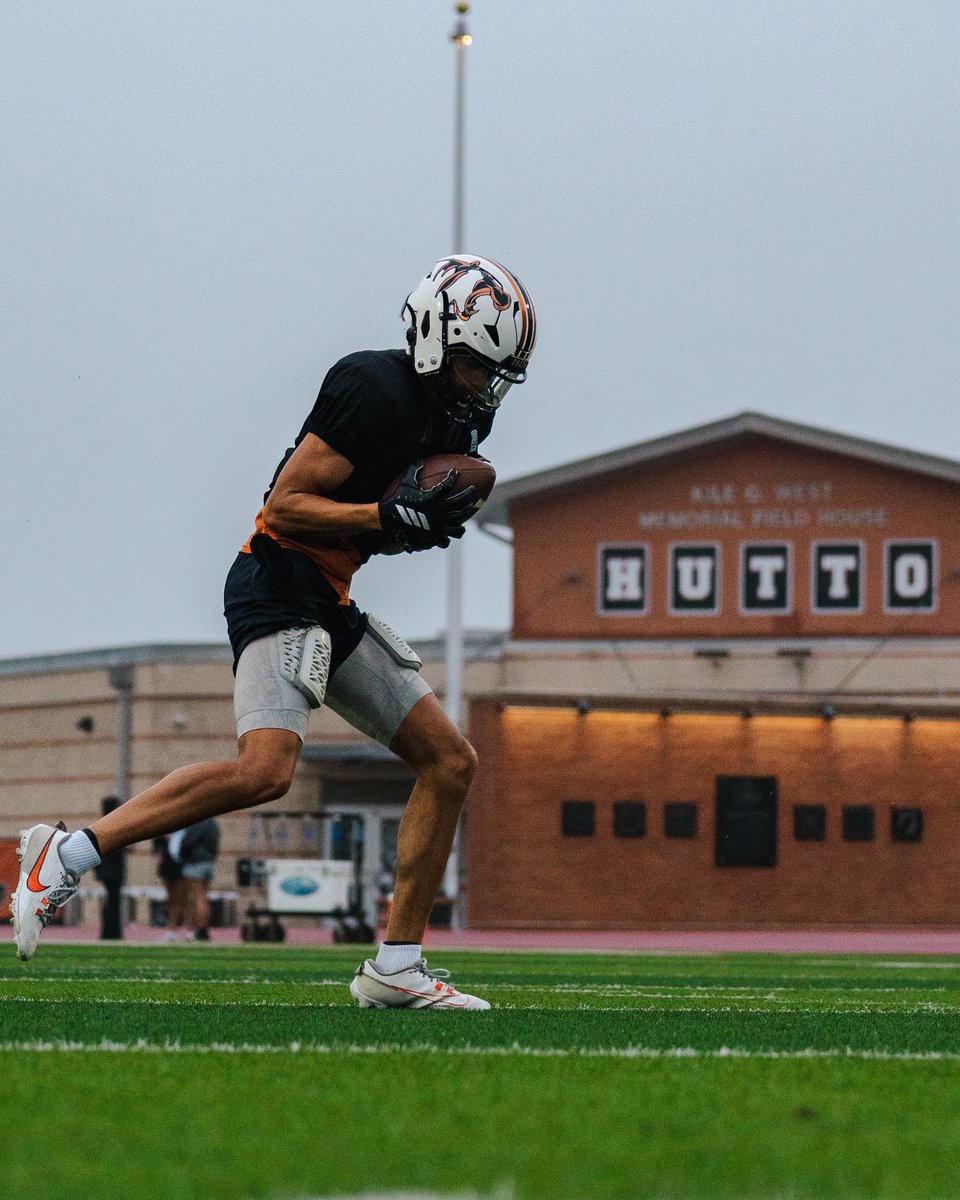 Hutto Football tweet media