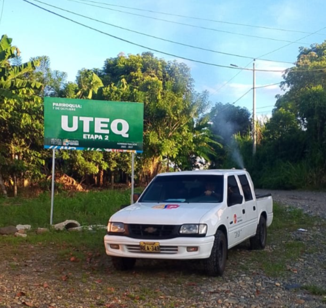 DPS_LosRios's tweet photo. #Quevedo | El personal de Control Vectorial de @Salud_Ec  realizó la jornada de fumigación ULV en el sector Los Sauces, del cantón Quevedo, como parte de las acciones preventivas contra enfermedades transmitidas por mosquitos. https://t.co/WGbDk0dSZ4