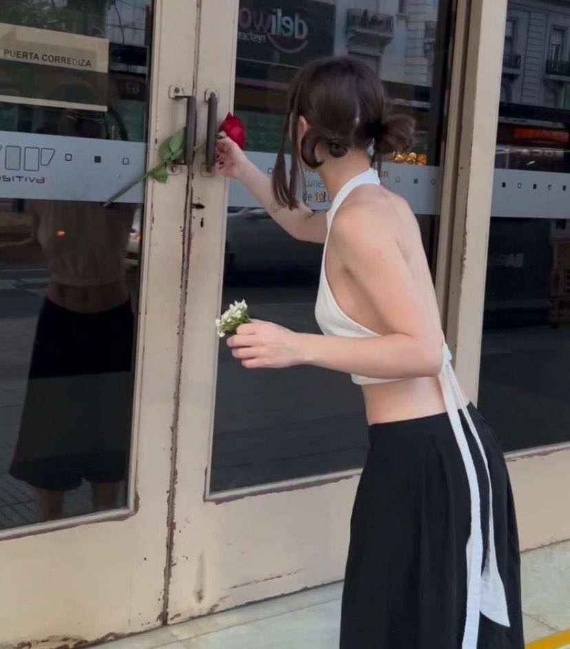 m a r i l ú tweet media