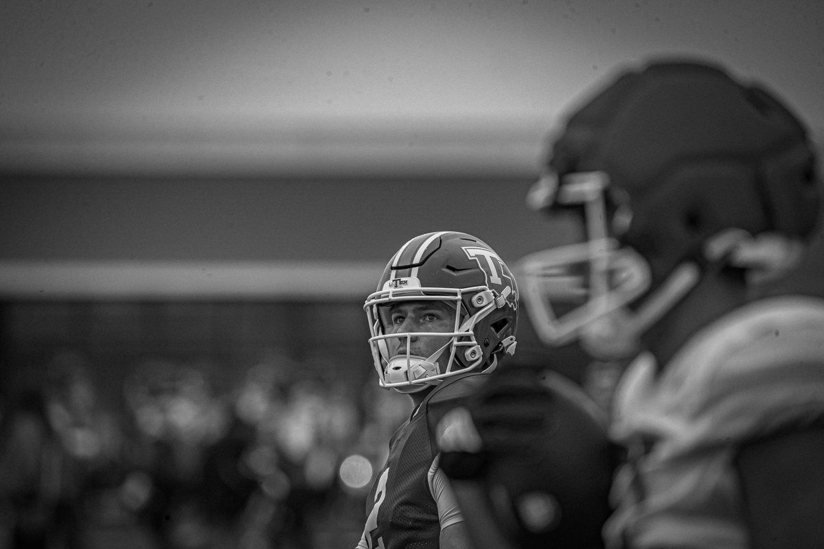TheRealJoshMAC's tweet photo. Red River Run-through in monochrome

#BarkLouder ✖️ #HBTD https://t.co/bkIAUnIozt