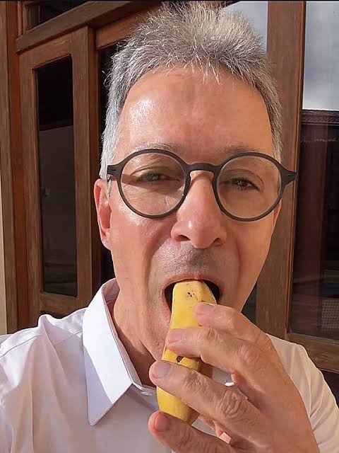 Brasil não merece isso.
Flávio Bolsonaro presidente