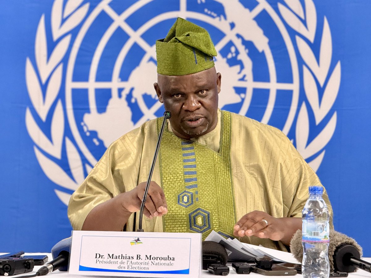 UN_CAR's tweet photo. Dr Morouba: «28,9 tonnes du matériel électoral déployé à travers le pays, 16 vols de la MINUSCA, ainsi que des convois terrestres, ont permis d’acheminer ce matériel […] Environ 612 agents ont été transportés […] pour rejoindre les centres de vote et les démembrements de l’ANE» https://t.co/N00s8mcS7z