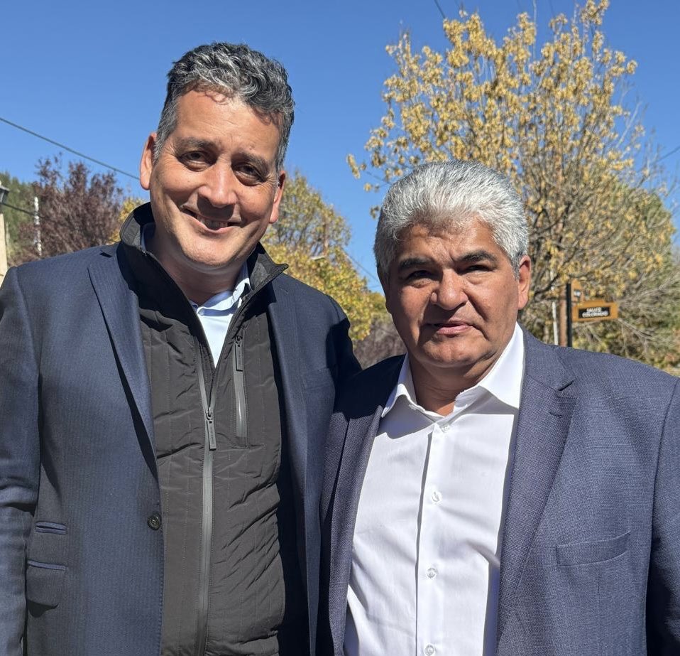 AlamoGabrielM's tweet image. Feliz de poder compartir con toda la comunidad de Huinganco, el acto por los 62 años de esta hermosa localidad del Alto Neuquén. #Neuquén #Interior