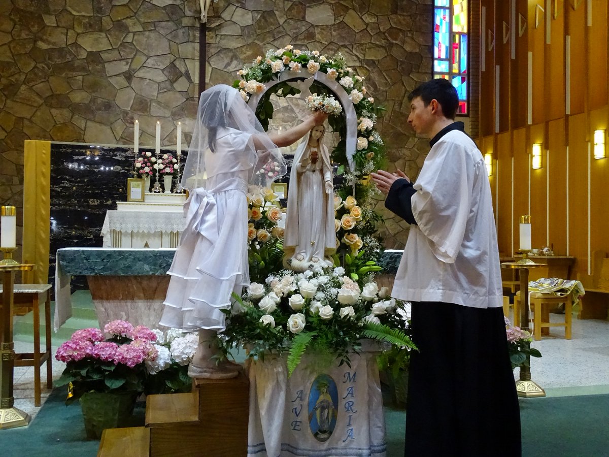 fsspna's tweet photo. Mother’s Day is almost here!

There is still time to enroll your mother in our Mother’s Day Mass 🤍 We would be honored to carry your intentions to the altar.

Do not forget to submit your intentions: https://t.co/mQXCQq8i7c

📍St. Anthony's Catholic Parish in Calgary, Alberta https://t.co/y1ZsxdH87F