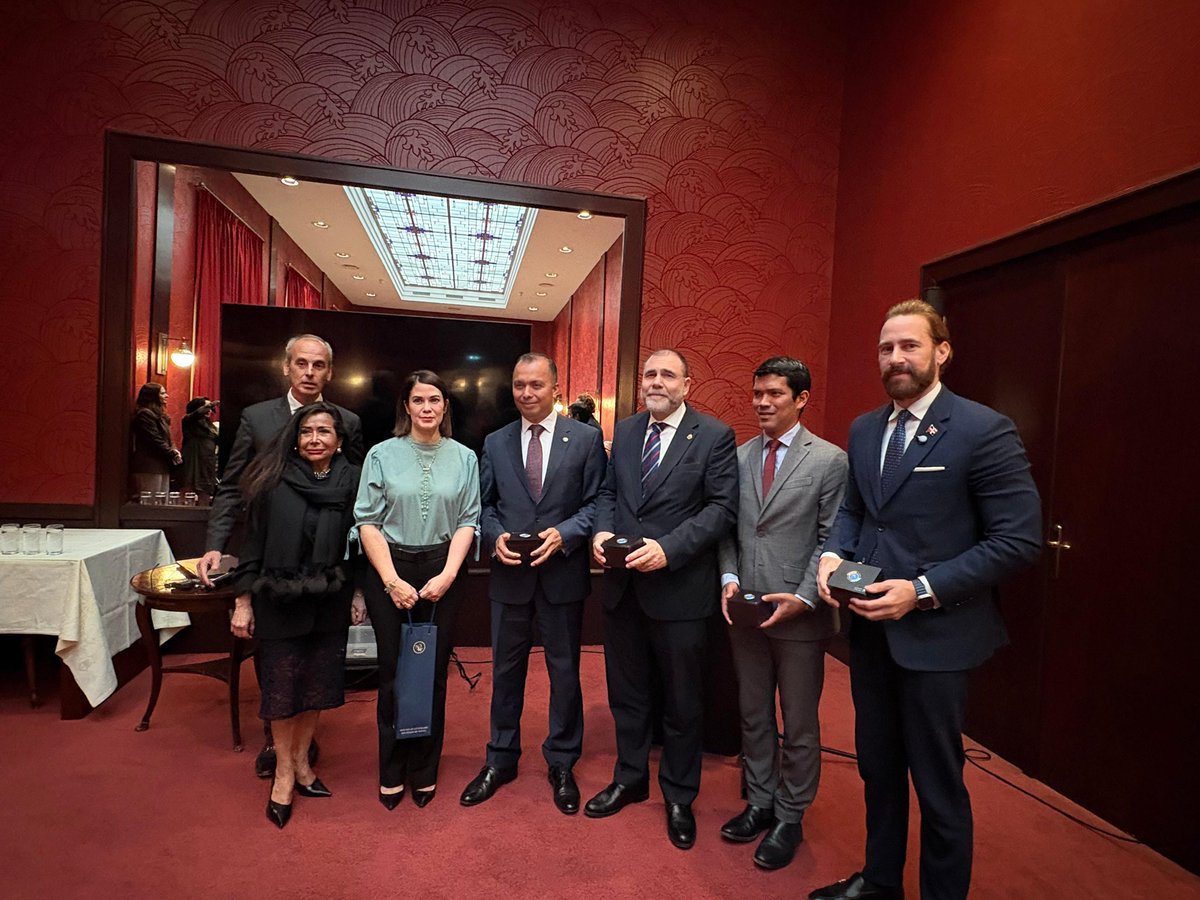 Embajada de Guatemala en los Países Bajos tweet media