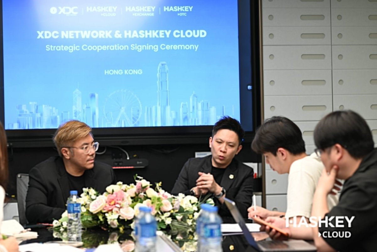 Alice-Alive-XO tweet media