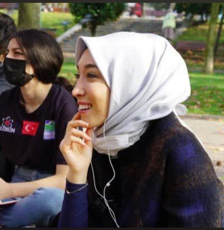Milletvekili emekli maaşları kaldırılsın!!

ÖLENE KADAR MAAŞ MI BAĞLAYACAĞIZ BUNA.

Rümeysa Kadak.
1996 doğumlu.
Henüz 29 yaşında.
27 ve 28. Dönemde AKP'den milletvekili olmuştu. Mecliste
verdiği Kanun tasarısı; sıfır
Soru önergesi; sıfır.
Bildiğin mecliste 10 yıl boyunca yan
