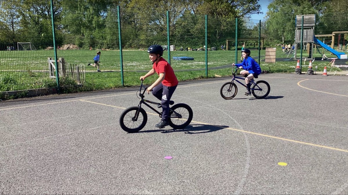 sissinghurstVA's tweet image. Rhinos loved their BMX session and some children learnt to ride a bike today too 👏👏👏
#letyourlightshine
#success
#feelgood