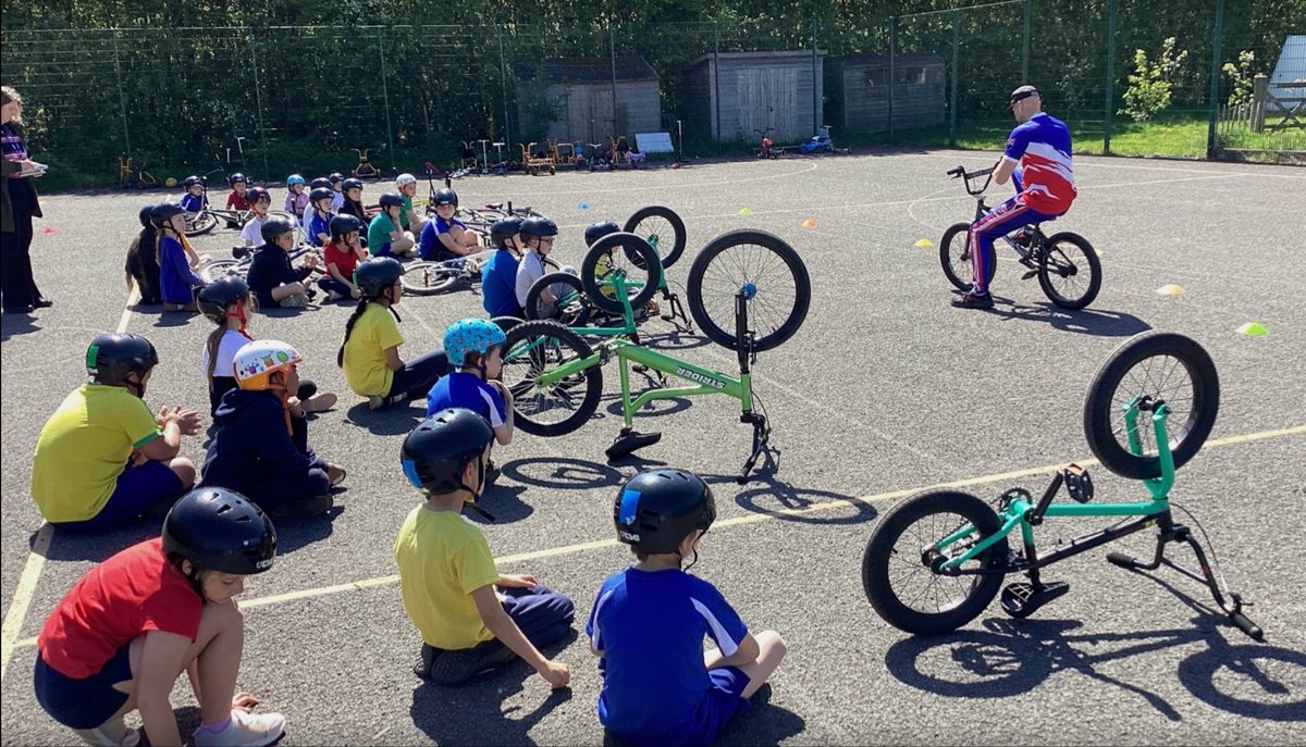 sissinghurstVA's tweet image. Rhinos loved their BMX session and some children learnt to ride a bike today too 👏👏👏
#letyourlightshine
#success
#feelgood