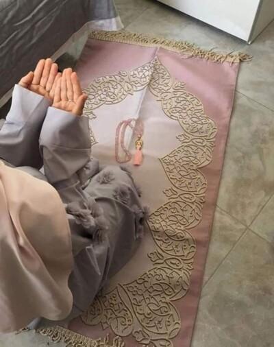 rhm1376's tweet photo. څوک چې خپل مسلمان ورور/خور ته دغا وکړي نو ملائکې وایي "آمین تاته هم" 
نو داسې یوه یوه دعا راته وکړئ چې ستاسې په حق کې هم قبوله شي
💖💖💖وفا💖💖💖 https://t.co/FvfOjzHsB4