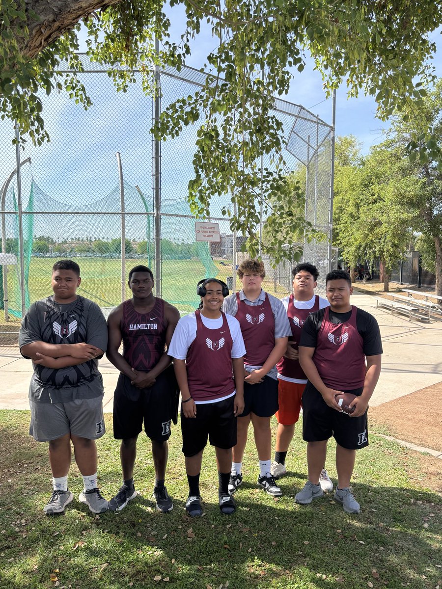 husky_throws's tweet photo. Last regular Invite of the season!  The Chandler City Meet.  The 2026 Husky “throws” team is young, with only 1 senior girl.  It has been a fun season rebuilding 🙌👍👏👏 @HuskyAthletics1 @Husky_Football7 @HamiltonHoops @HHSGirlsFlag https://t.co/SxpqkUODGN