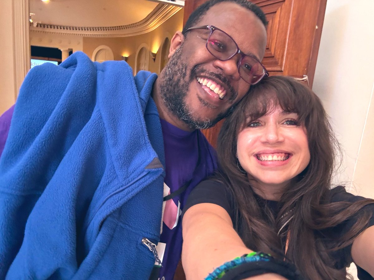 RoxanaCodes's tweet photo. Thanks for a wonderful first @devopsdaysATL!! 
Hung out with my Torc pals and had fun chats with new friends! Possible collabs, pod guests, ideas. 😅
Time to troll another town. 👹✈️ https://t.co/Fc3KVqP5I1