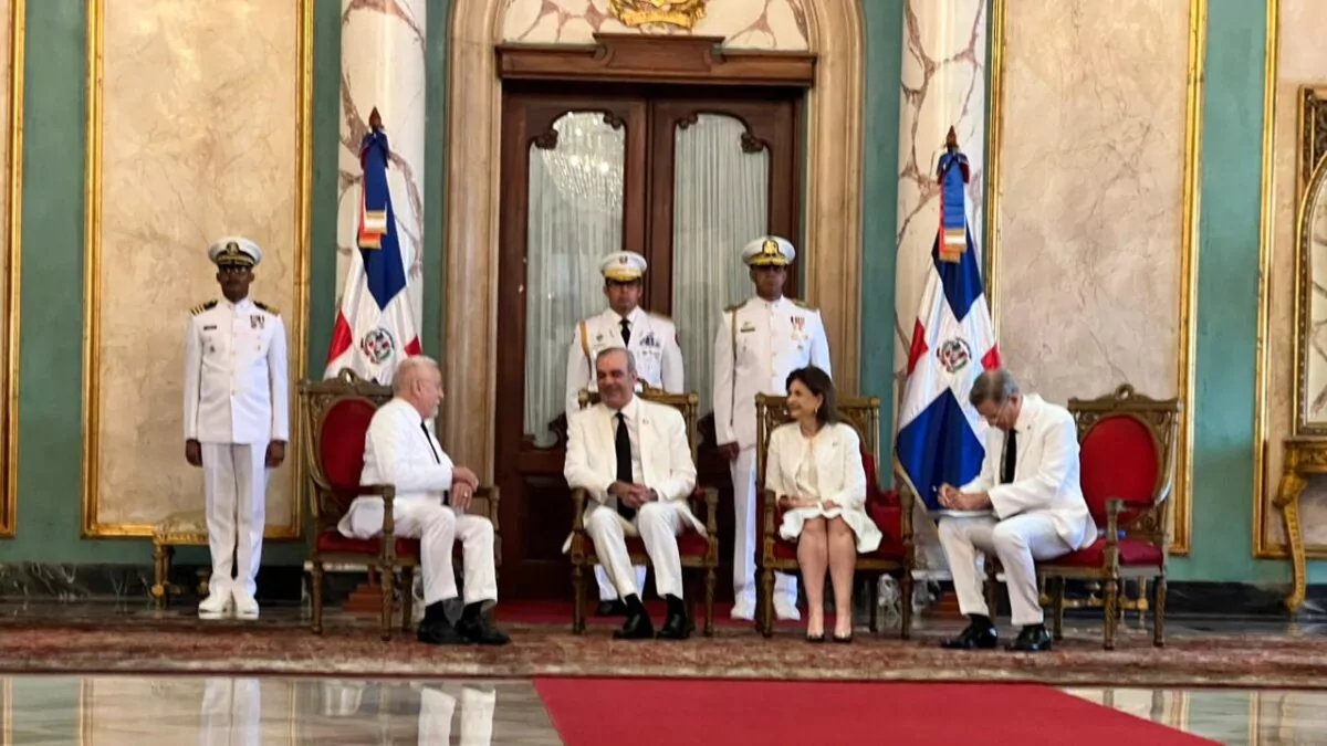 SIN24Horas's tweet image. Presidente Abinader recibe credenciales de seis diplomáticos internacionales #NoticiasSIN #LuisAbinader 

Detalles en: noticiassin.com/pais/gobierno/…