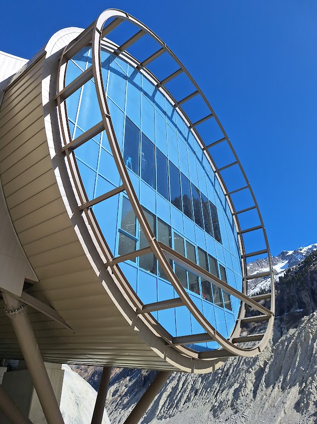 skipedia's tweet image. A visit to Montenvers and the new gondola to the Mer de Glace

#PostcardsFromChamonix #Chamonix