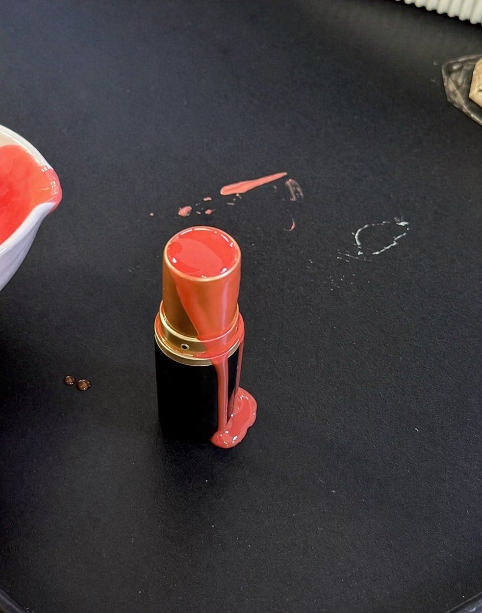 RA_Alaidda's tweet photo. A lipstick was made today ✨💄 https://t.co/dH9ysUJaV6