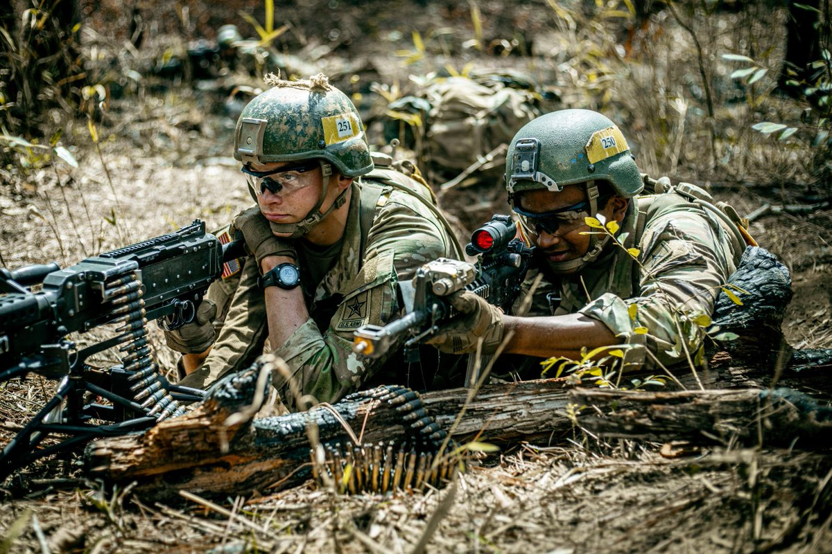 michaelto63's tweet photo. Nothing grows in a comfort zone—but plenty of bravery grows in the wood lines of #FortBenning. 🪵📷 Trainees from Charlie Company, 2nd Battalion, 19th Infantry Regiment, execute tactical maneuvers during a field training exercise. https://t.co/4NBhJePVHU