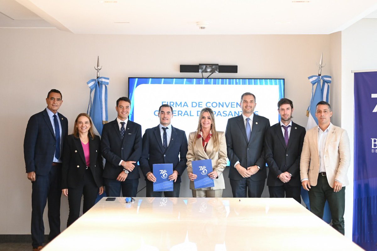 Laura Sprovieri tweet media