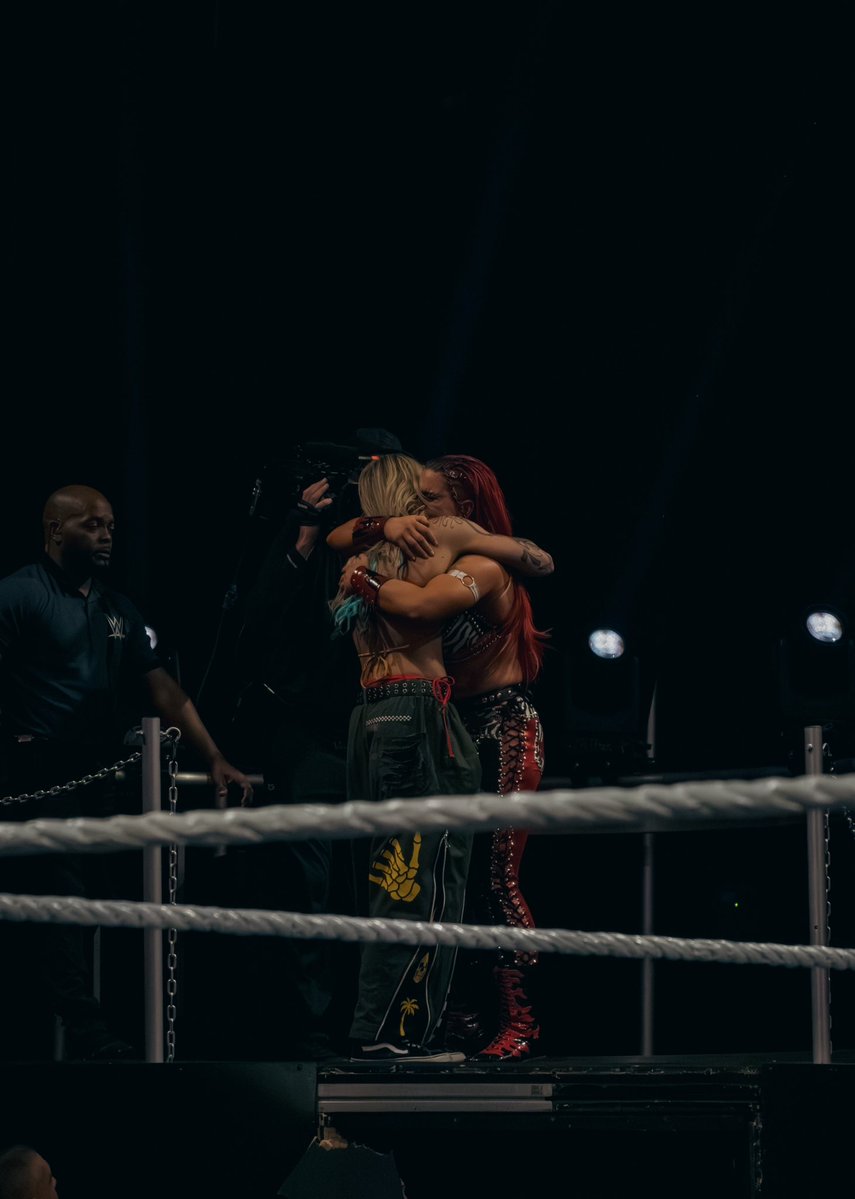 ssᴉʍs°🥮 tweet media