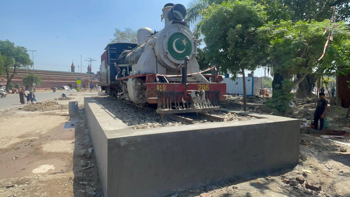 developingpak's tweet image. داتا دربار توسیعی منصوبے اور زیر تعمیر بھاٹی چوک پر انڈر پاس کی 300 پائلیں مکمل.

#LDA #Lahore #RailwayStation #Punjab #Pakistan 🇵🇰