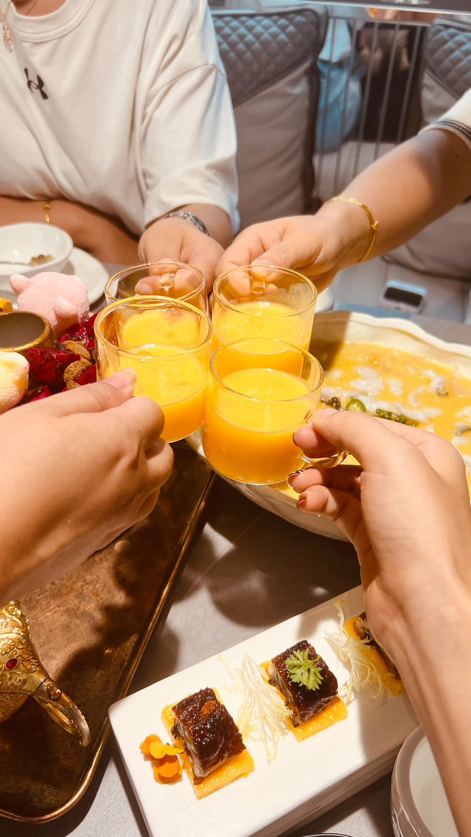 nott_ratchadapron tweet media