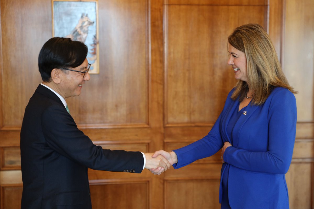 Danielle Smith tweet media