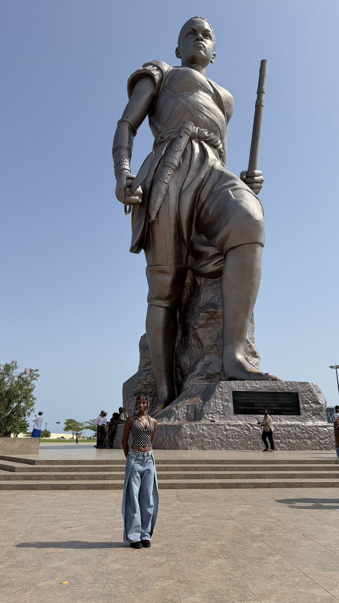 ÅŸ0𝕸Į𝕯Ē💜👟 tweet media