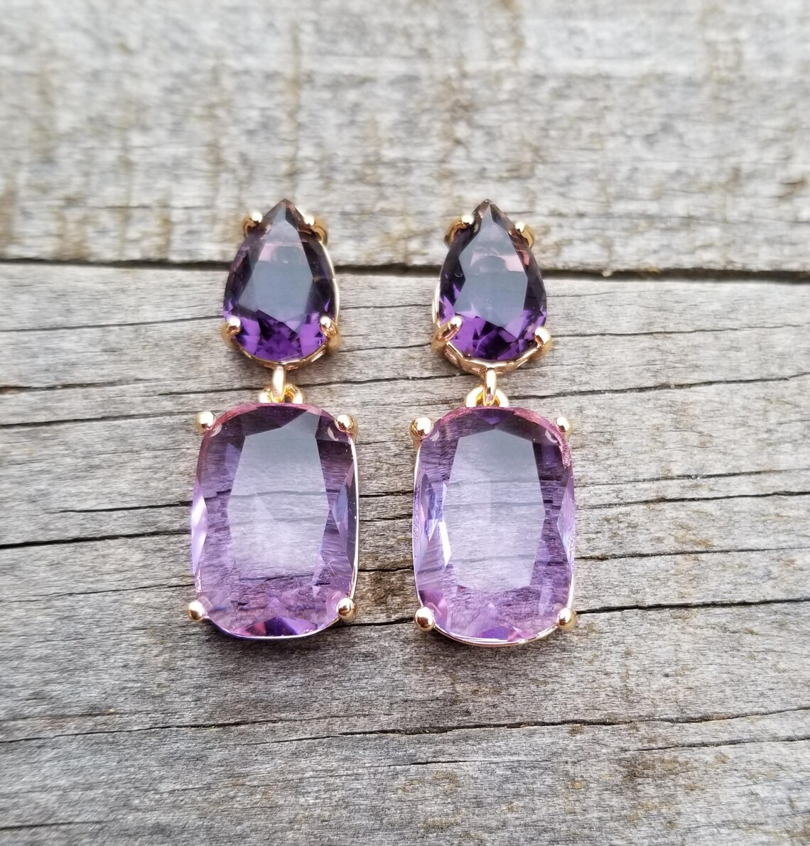 TrendingNowGift's tweet image. 14k Gold Alexandrite and Amethyst Stud Earrings 
#jewelry #earrings #alexandrite #alexandriteearrings #amethyst #amethystearrings #purple #studearrings #dangleearrings #Wedding #bridal #Mothersday #mothersdaygift #mothersdaygifts

 etsy.me/4tAQ16p via @Etsy