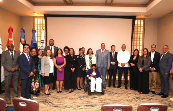 CanEmbDR's tweet image. Canada is proud to support @DefensaPublica_ in their creation of a Gender Unit, reinforcing their commitment to #inclusion, #equality, and #humanrights  — an initiative carried out in partnership with @OAS_CICAD 🌎