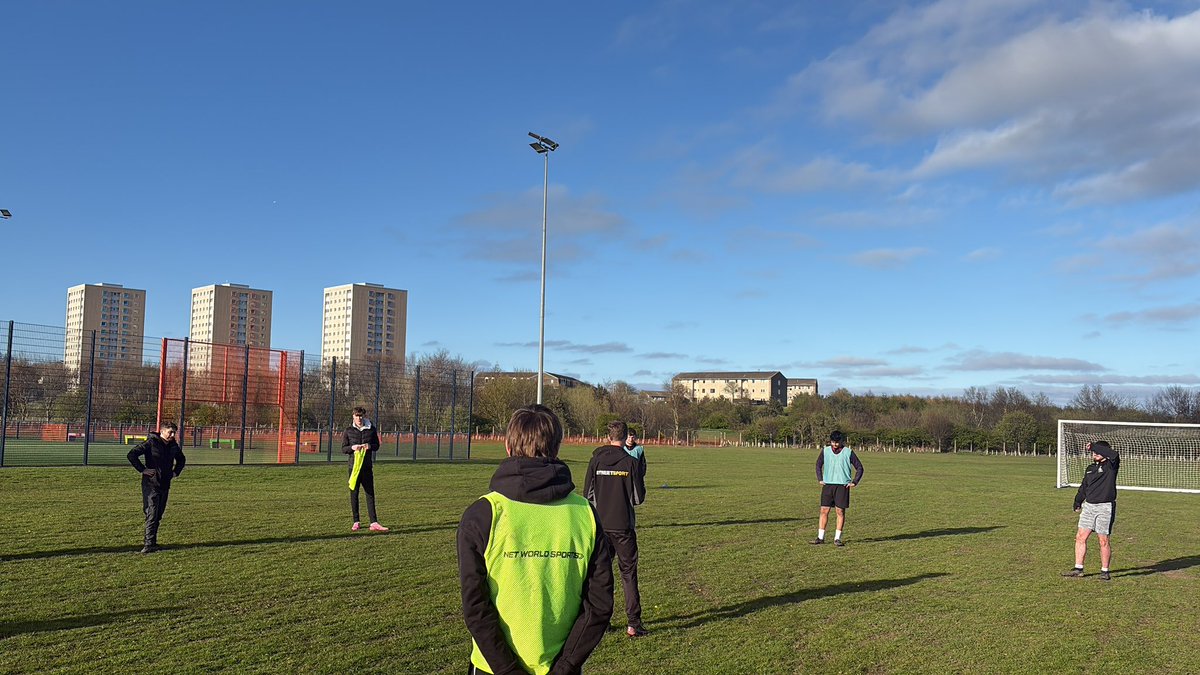 DeeUnited_FC's tweet image. Back to training 😓 #Training