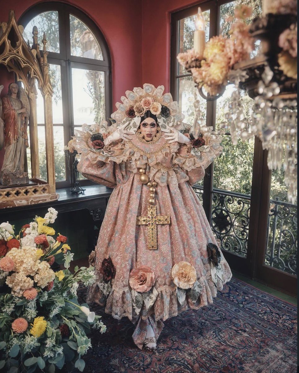 hannah 🦷 #TEAMCRYSTAL tweet media