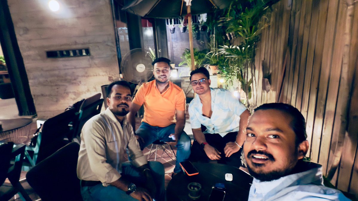 AzmolbappyLaser's tweet photo. শুনেন… মনটা একটু পরিষ্কার রাখেন।
ভালো খাবার খান, ভালো চিন্তা করেন, ভালো পোশাক পরেন…
অযথা কাউকে কষ্ট দেবেন না। https://t.co/5FAclfstC0