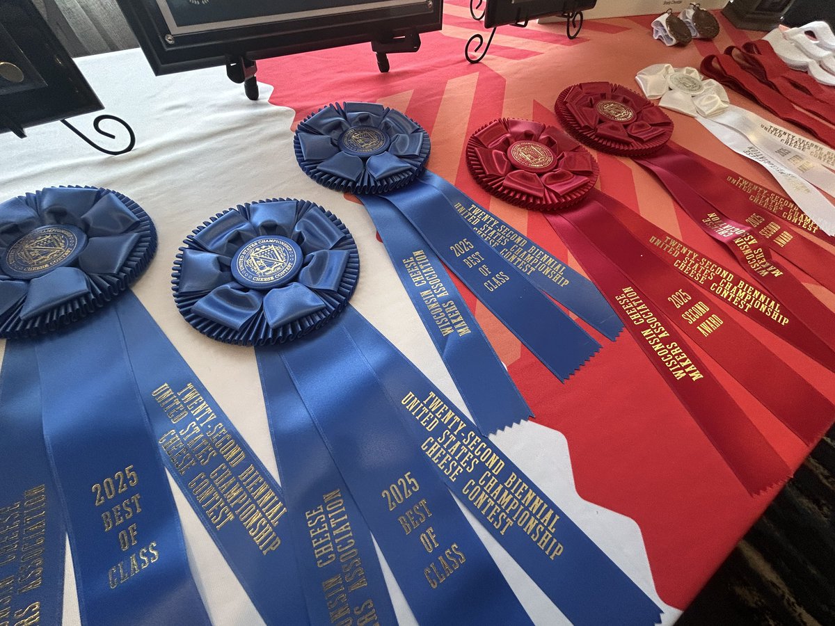 anson_ag's tweet image. Great annual meeting with @cabotcreamery farmers. Honored to kick things off and thank farmers from VT, New England &amp;amp; NY—your impact on our region is tremendous. #dairy #vt #ny